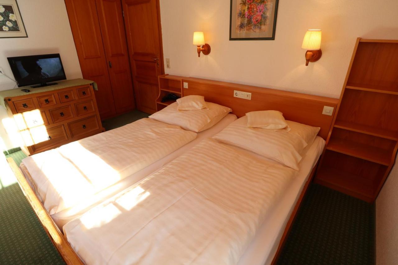 Hoehenpension Glashuette Bed&Breakfast Fruehstueckspension Hotel Garni Бонндорф-ім-Шварцвальд Екстер'єр фото